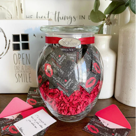 Top 3 Marriage Anniversary Gifts for Her