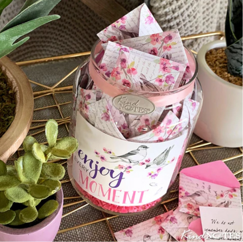 Thoughtful Christmas Gift Ideas to Spread Joy with KindNotes